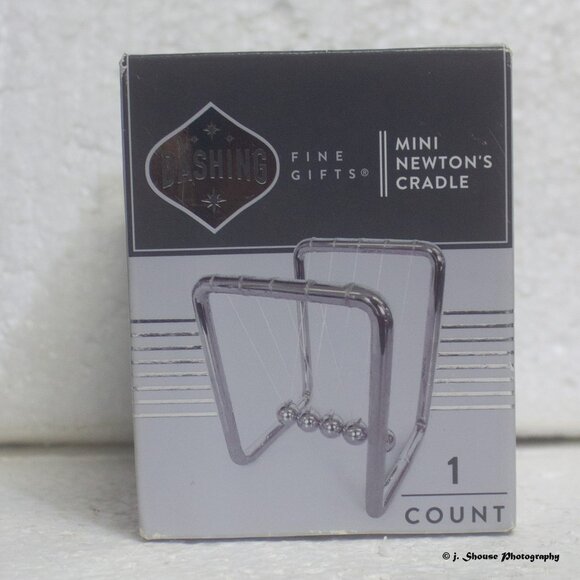 NIB Mini Newton's Cradle - Picture 1 of 4